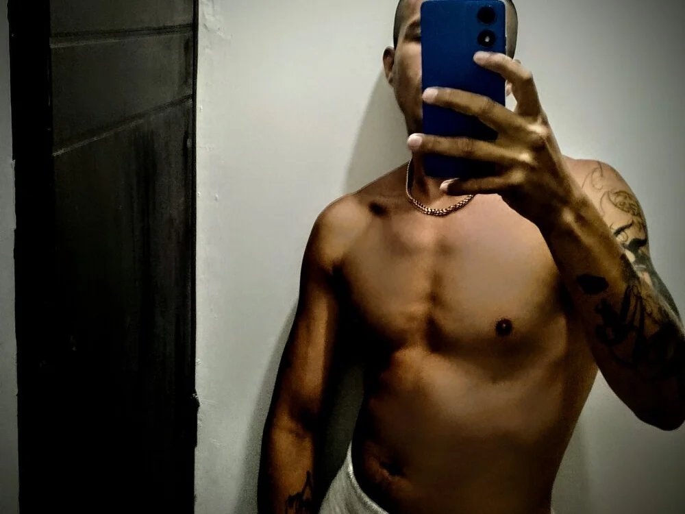 colombianogolosovergonn Offline XXX chat