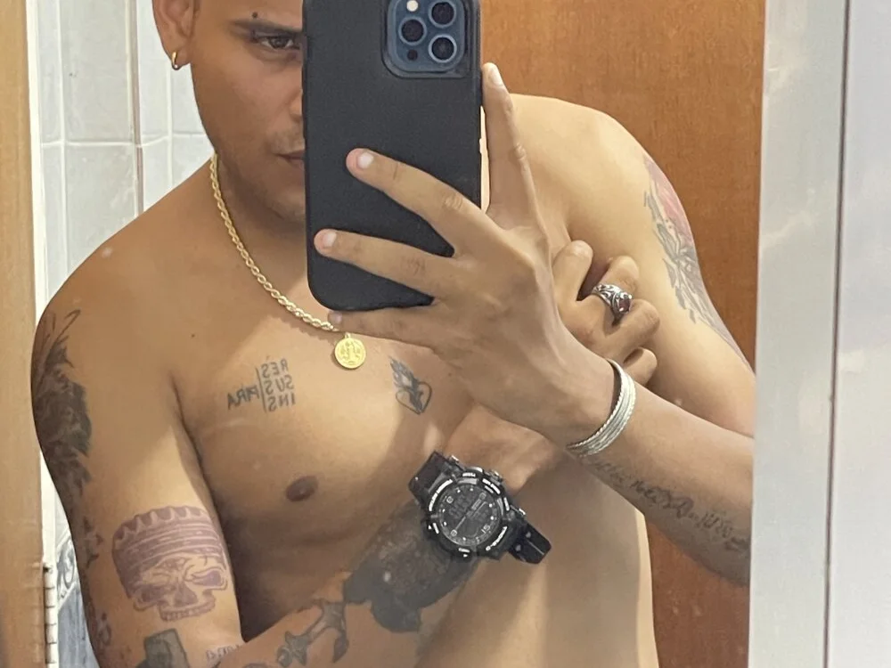 Offline XXX chat modela Badboyy69_