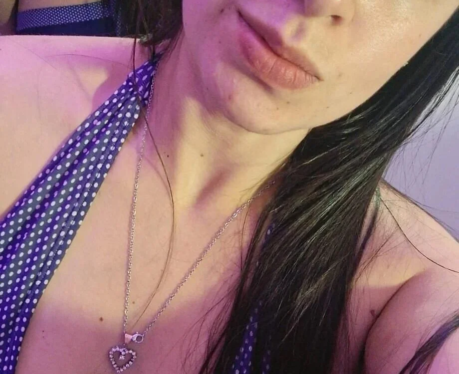 lexy_moon_'s Offline Chat Room