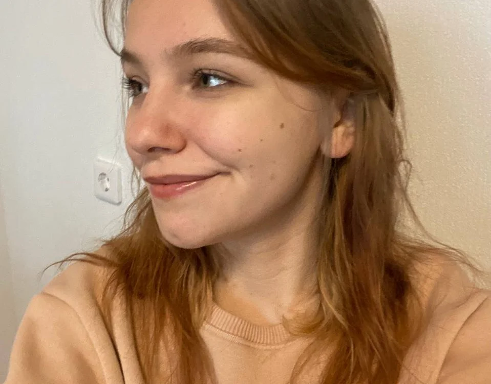 ChloeFrancis' Offline Chat Room