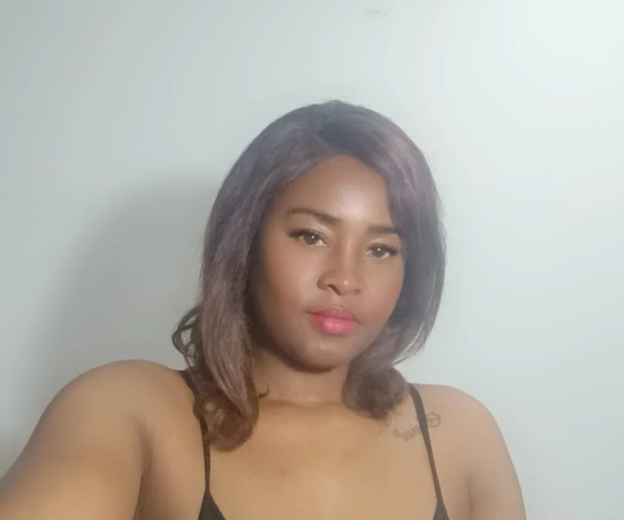 AmberHadamss' Offline XXX Chat