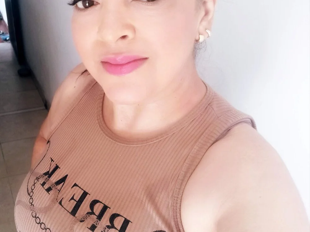 Big_tits69 – Offline XXX chat