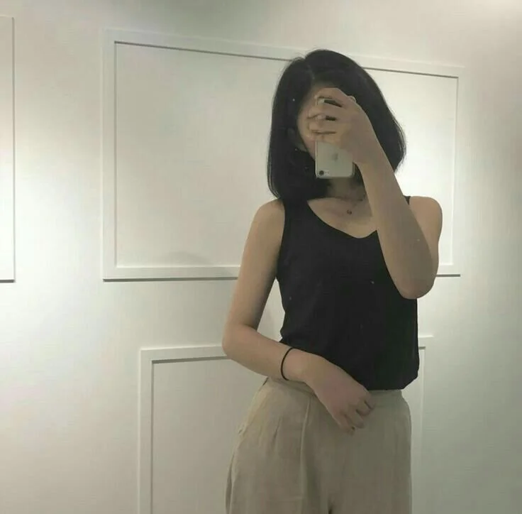 Mona_Bucks' Offline Chat Room