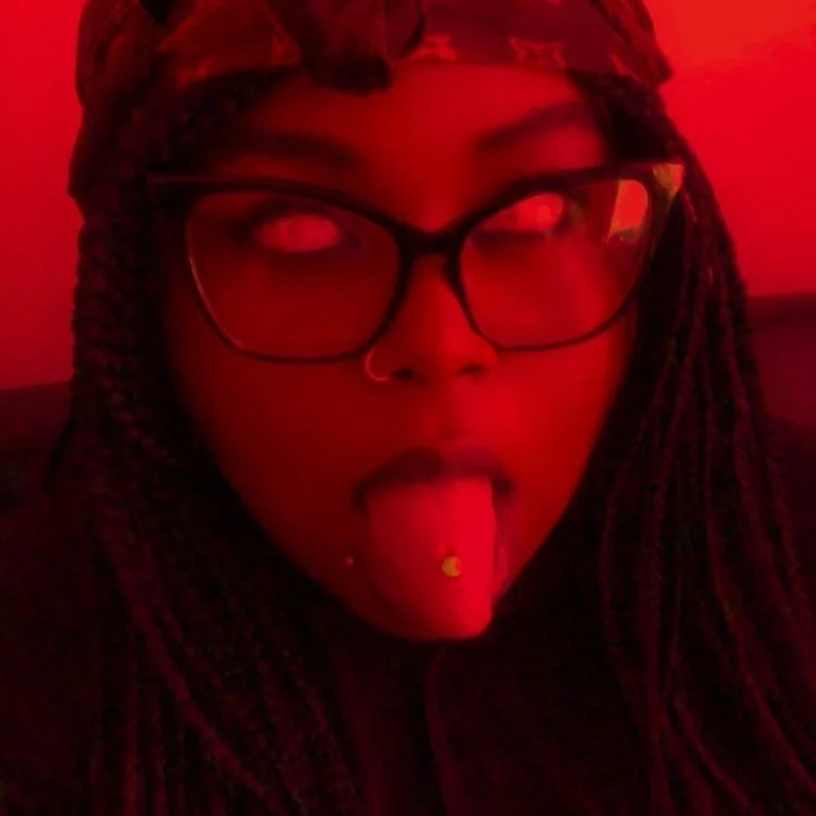 Chatroom XXX hors ligne de MissChynaSweetz