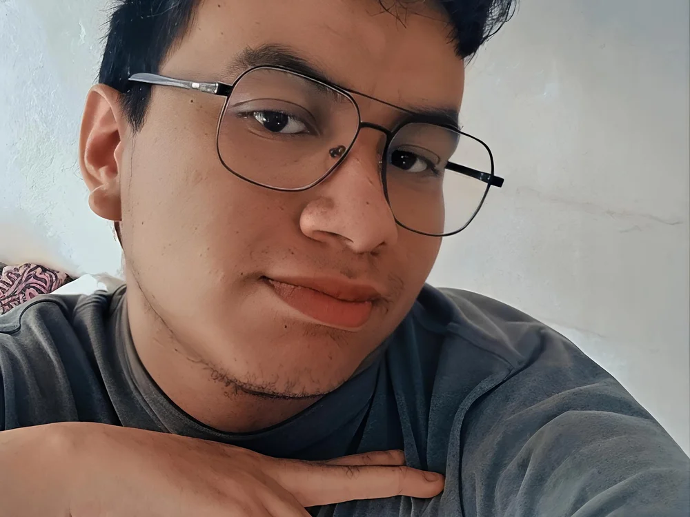 Sexo_rico2025's Offline Chat Room