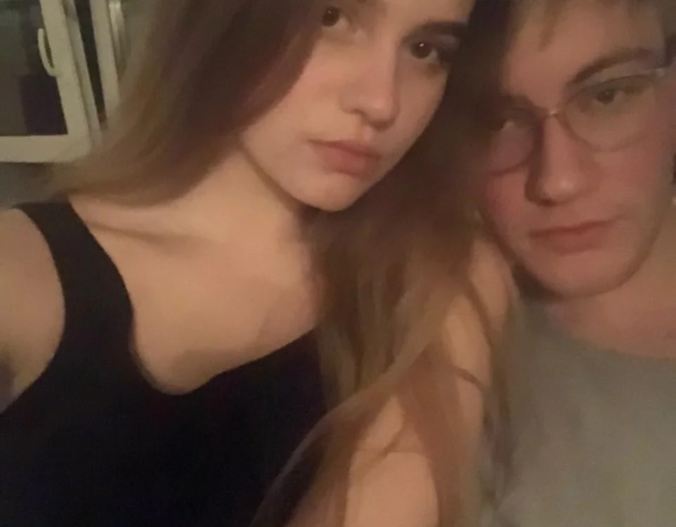 ColinLovesTarry's Offline Chat Room