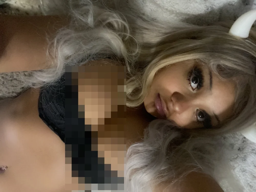 dr34miii's Offline XXX Chat