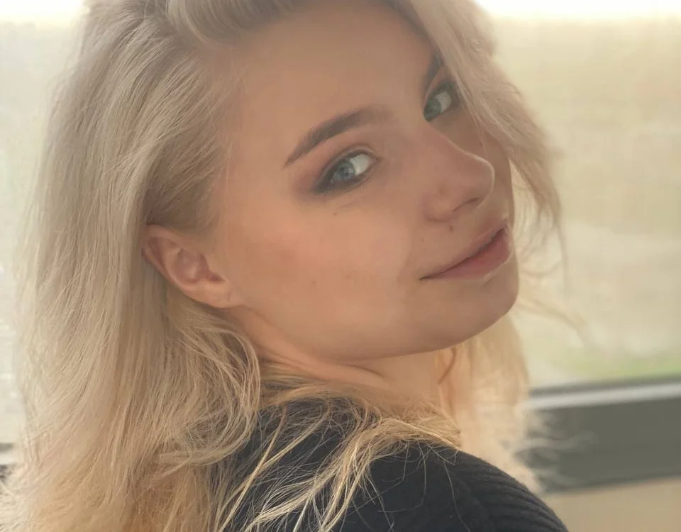 MaidaBrittle's Offline XXX Chat