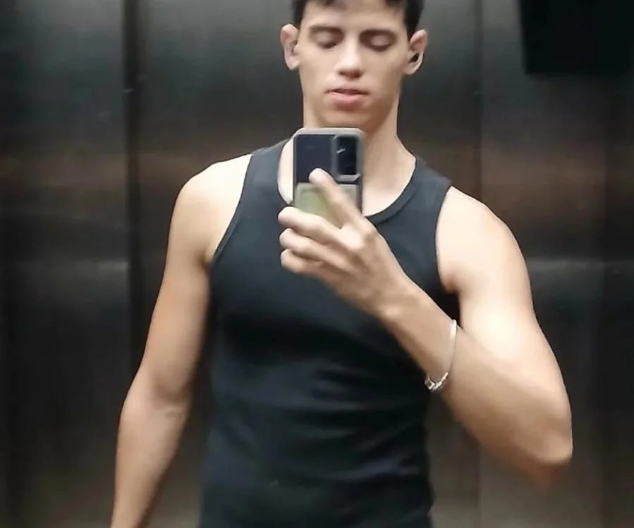 Nathanaelllllllllll offline XXX-chat