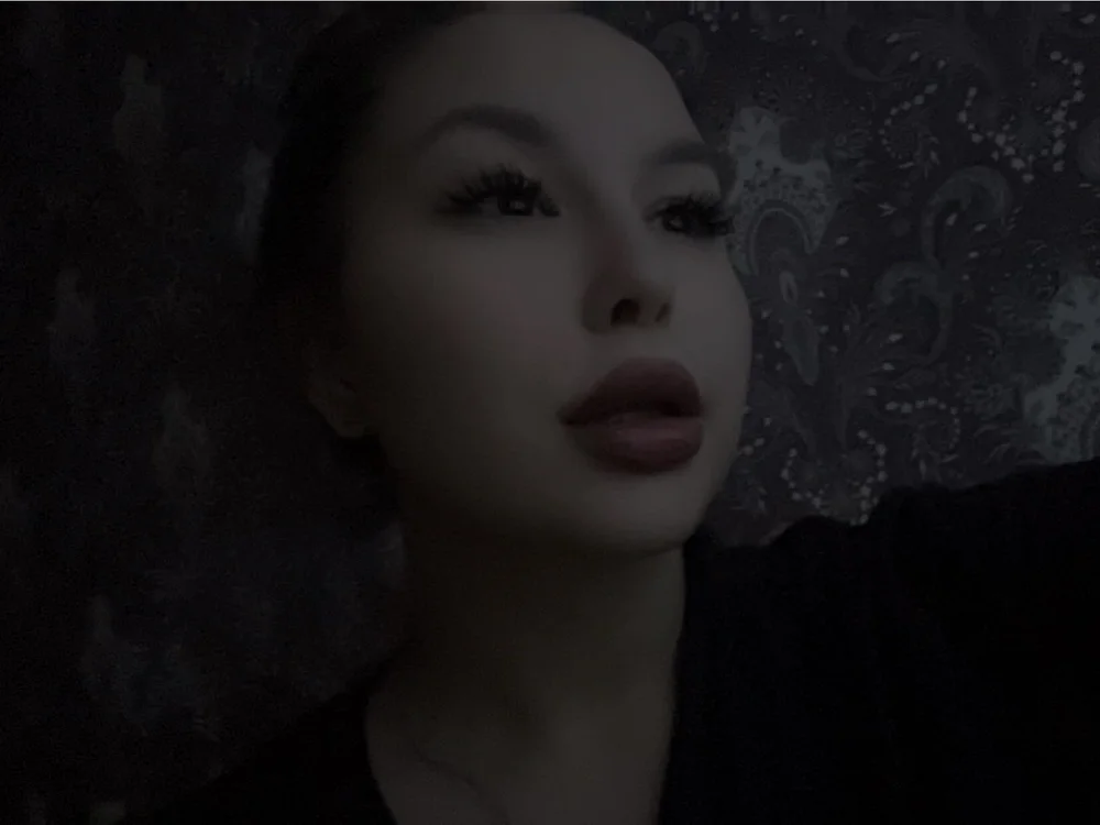 Lunna_Si's Offline XXX Chat