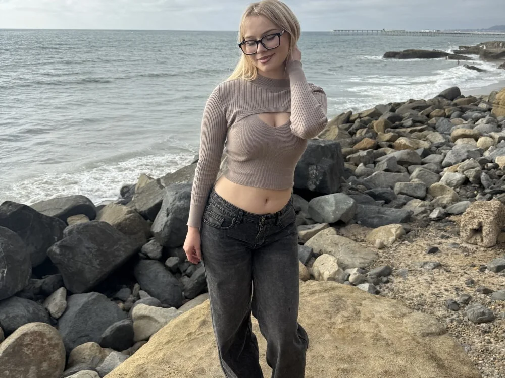 xoxokayy18 offline XXX-chatje