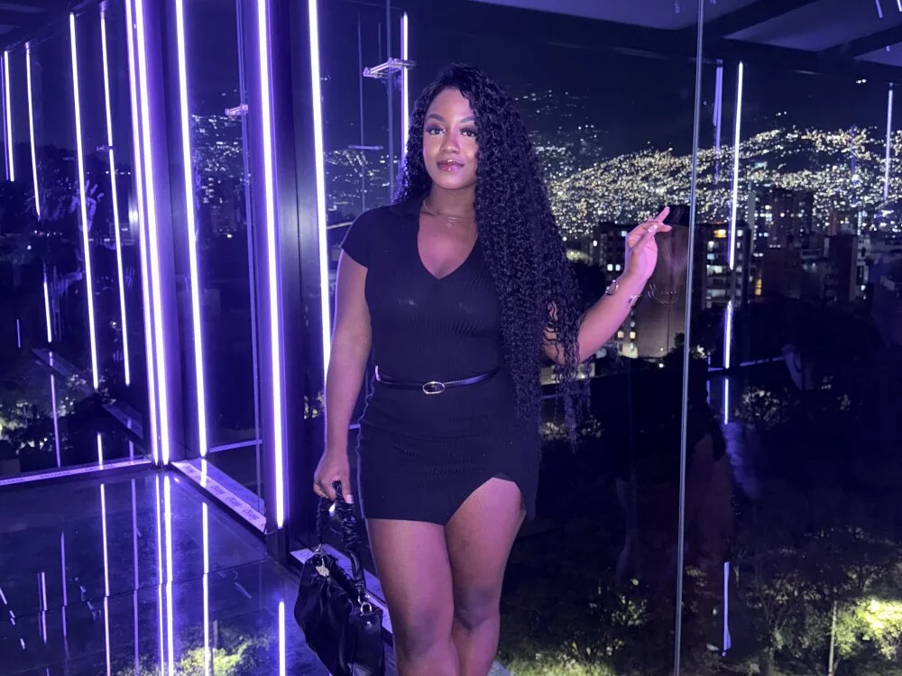 Emmy_jacksson's Offline XXX Chat