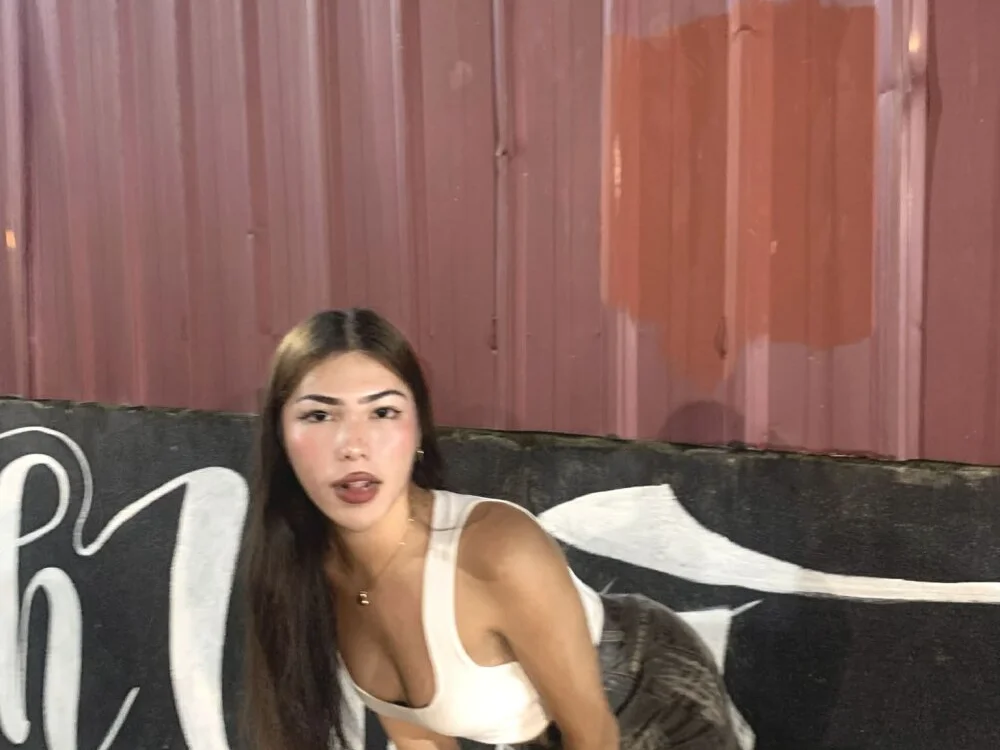 Harlycumm22's Offline XXX Chat