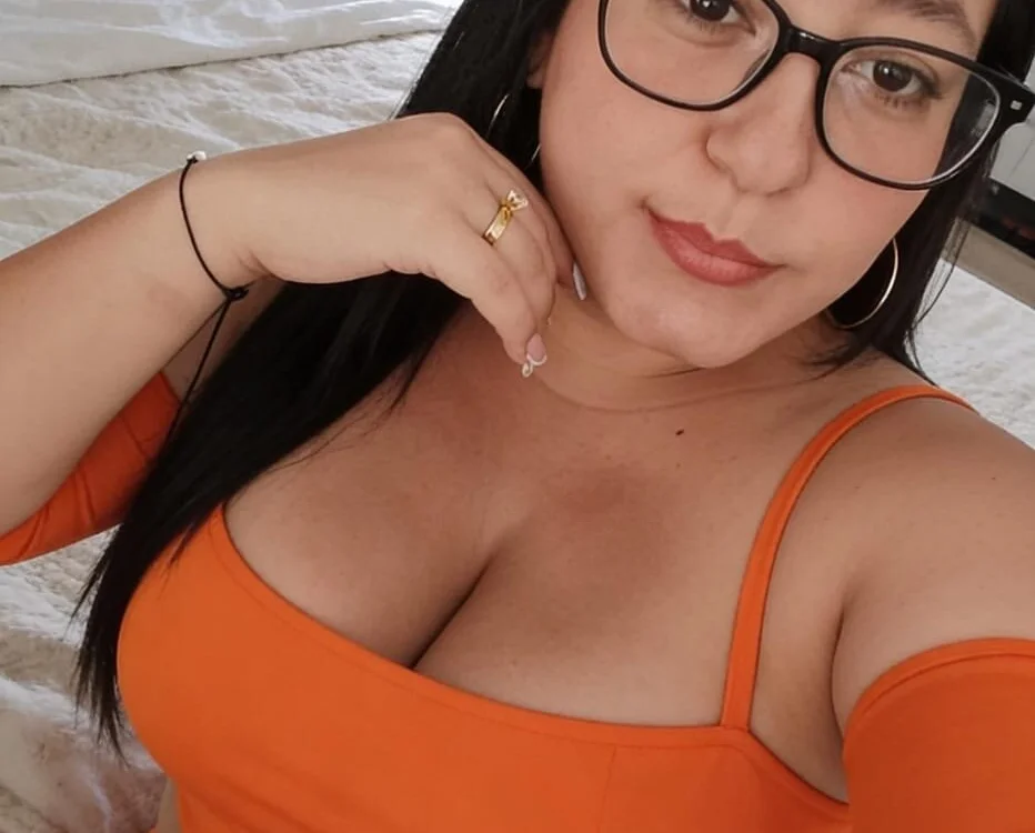 Monicalineik Offline XXX Chat