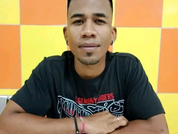 Clangel19's Offline XXX Chat