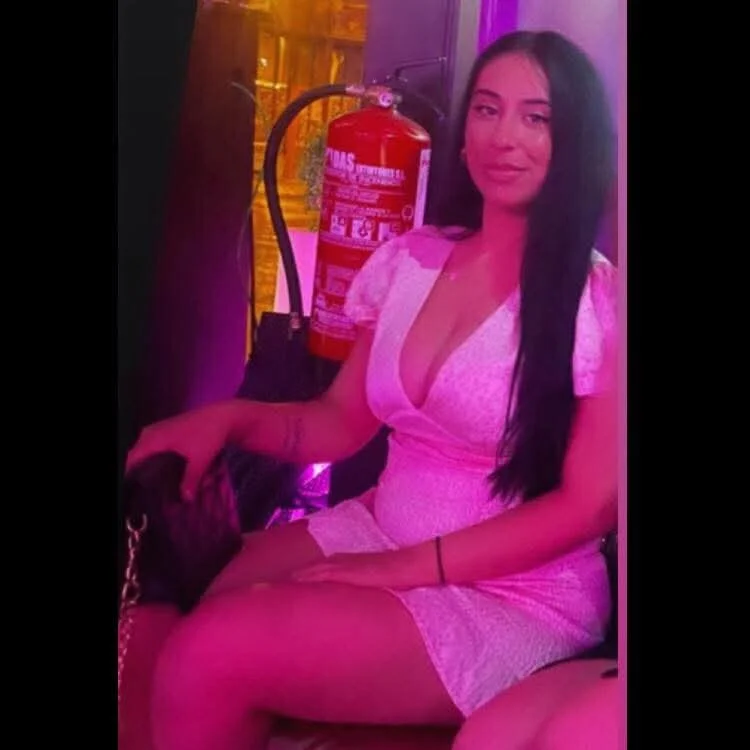 selena69k's Offline Chat Room