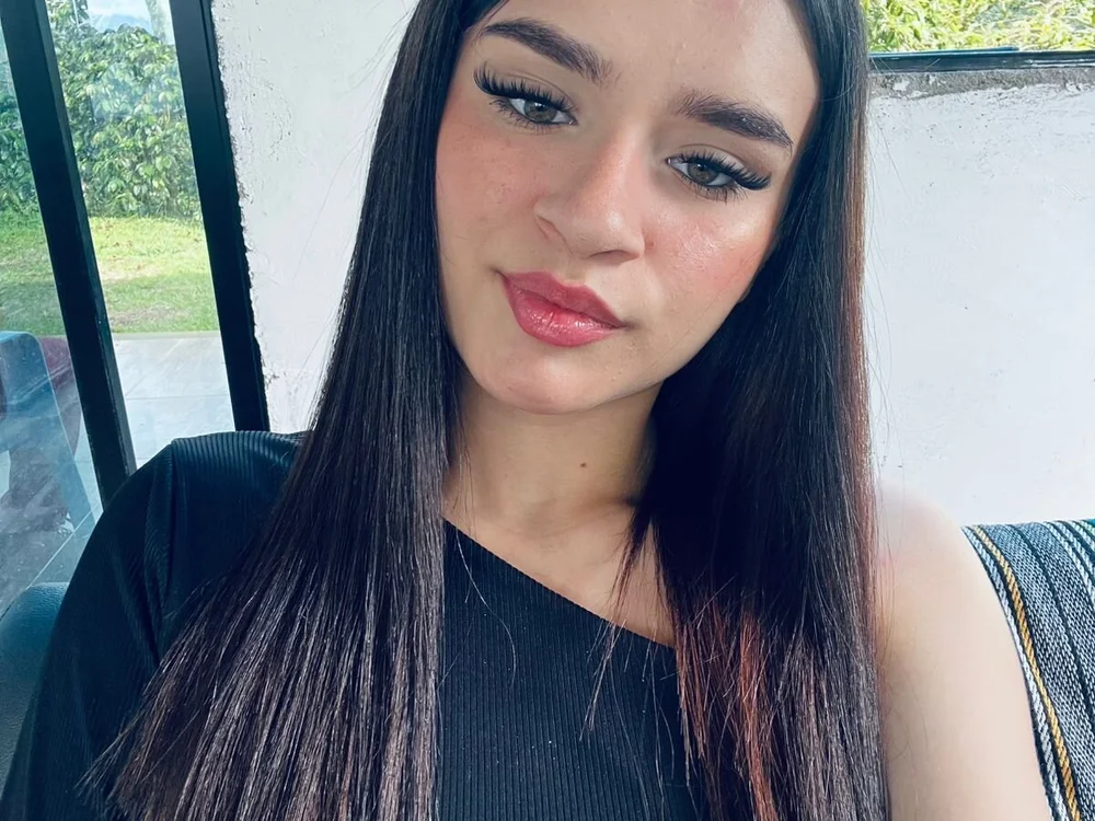 Chloe__Jewel's Offline Chat Room