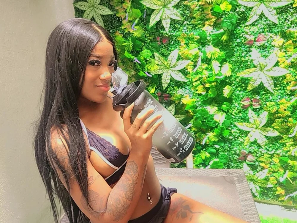 Raychell_Miller's Offline Chat Room