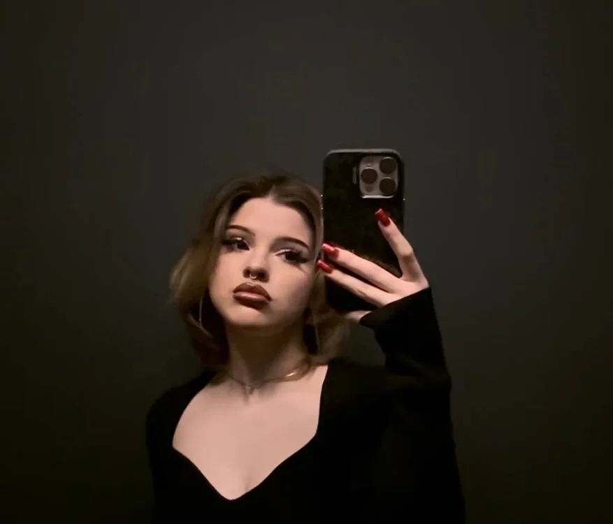 MollyLusty Offline XXX-chat