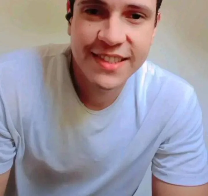 TYLER__HOT's Offline Chat Room