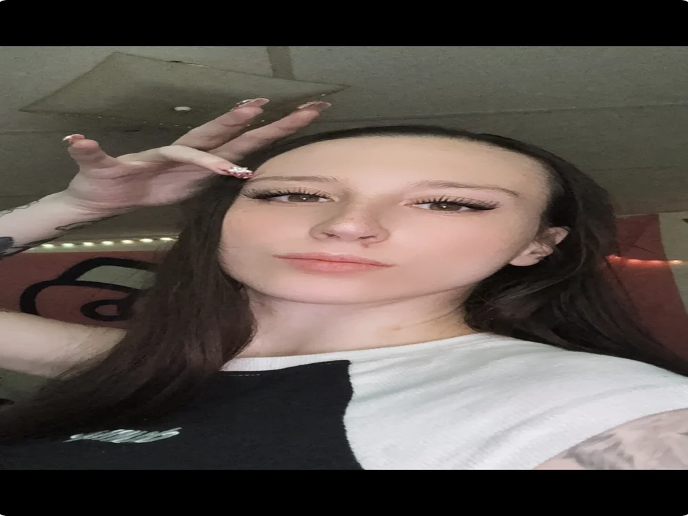lil_snowbunny_bbc_lover's Offline XXX Chat