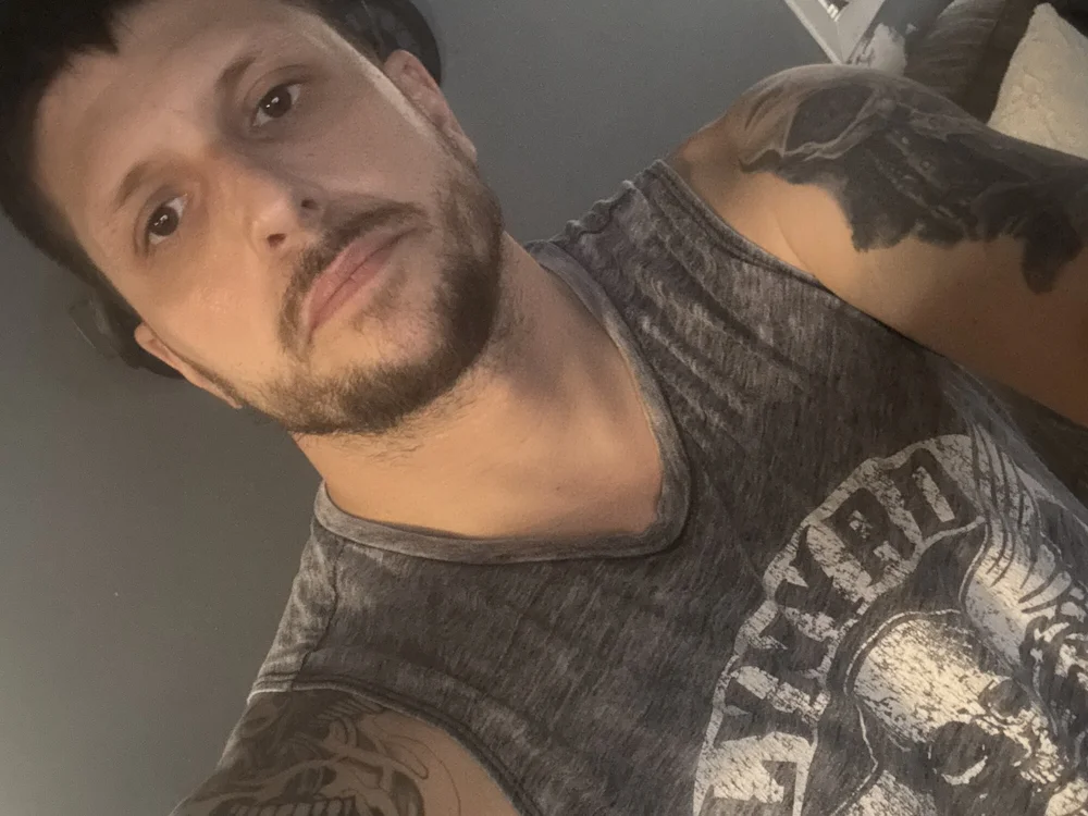 wyhoot85 offline chatrum