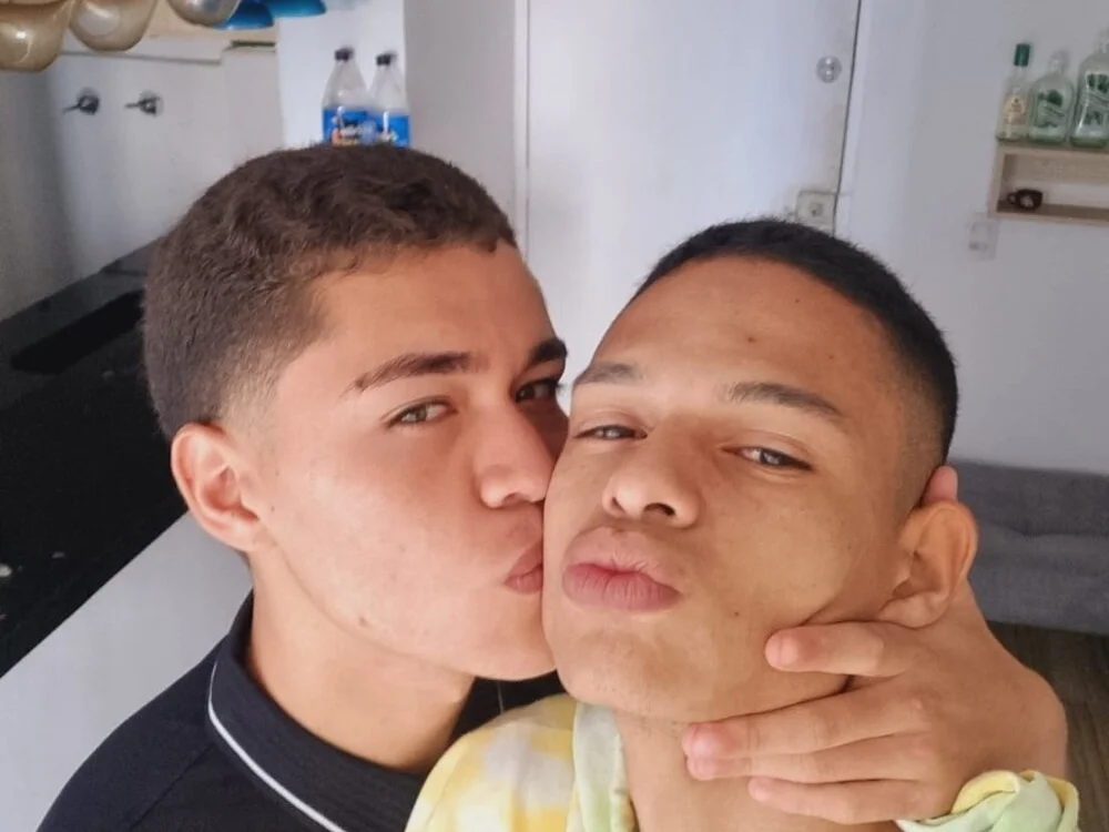 ardienteslatins অফলাইন XXX চ্যাট