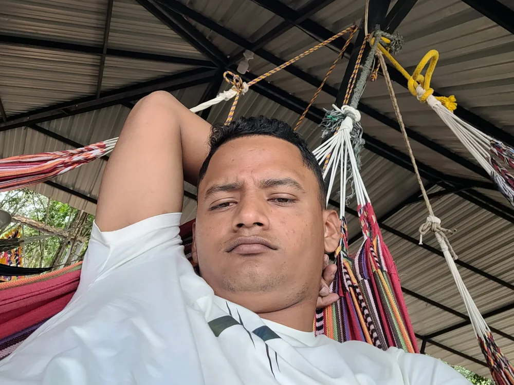 Cesarcielo2584n Offline XXX chat