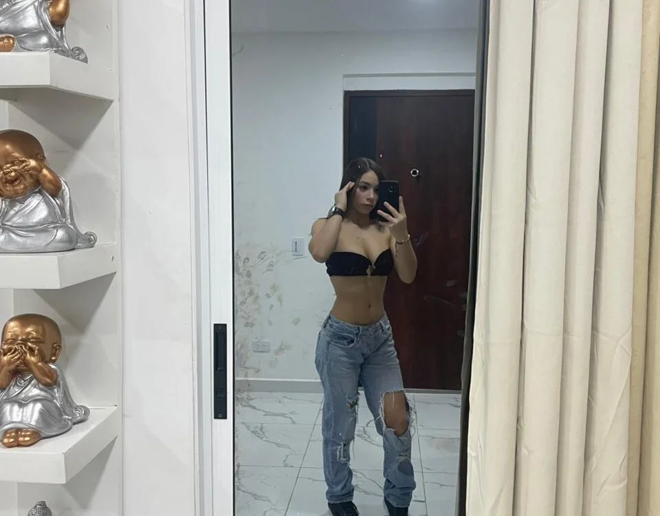 MIAA_ROBERTSS' Offline XXX Chat