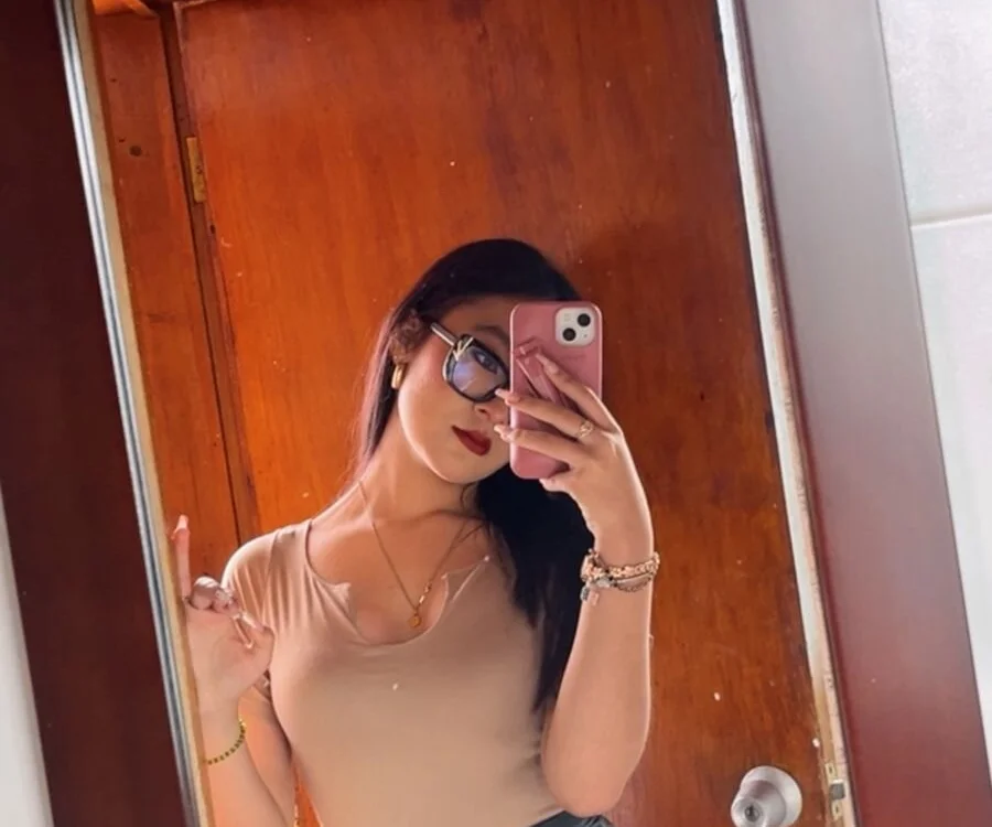 Charlothhe_doll Offline XXX-chat