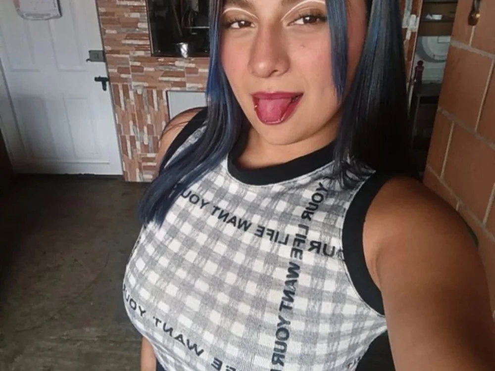 pink_blue_a's Offline XXX Chat