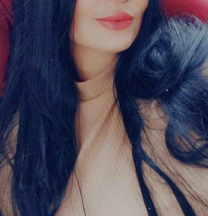 M_I_L_F_A Chat XXX Ngoại tuyến