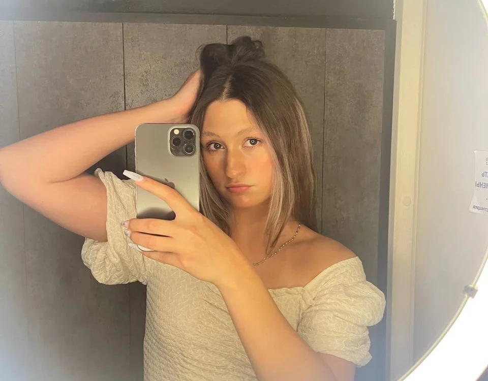 Lani__Waves Chat XXX offline