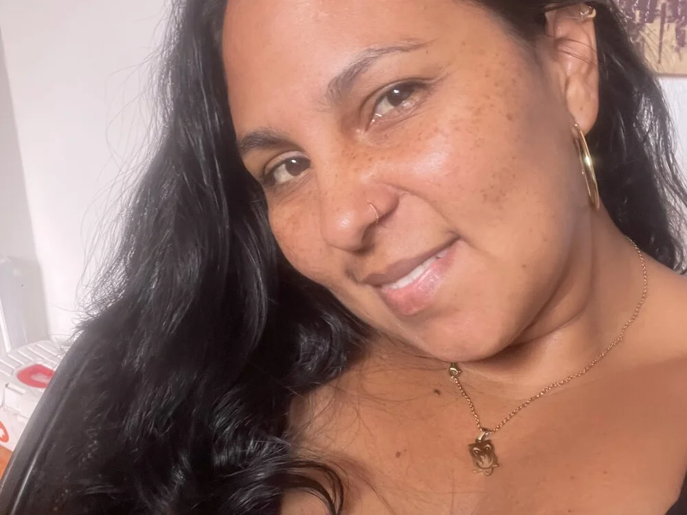 LauraBieel Offline XXX Chat