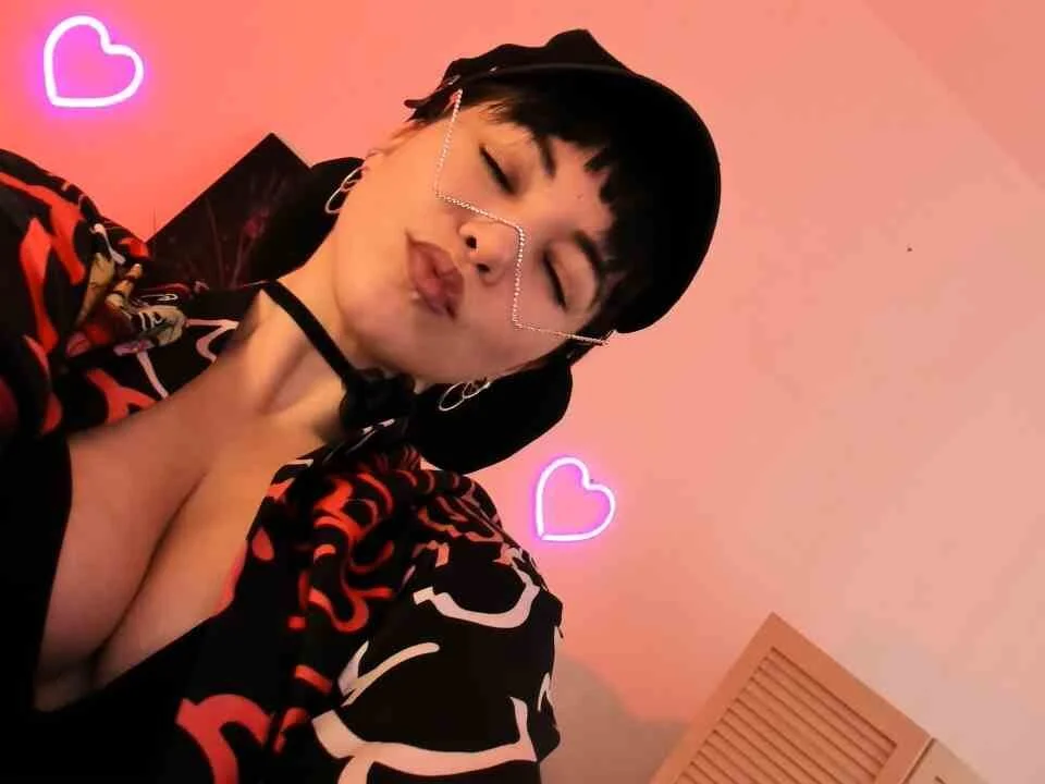 Офлайн-чат XXX NeoGeisha