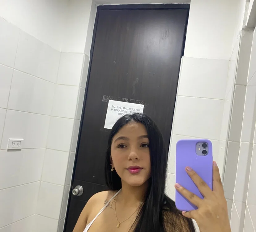 Emily_milk_1's Offline XXX Chat