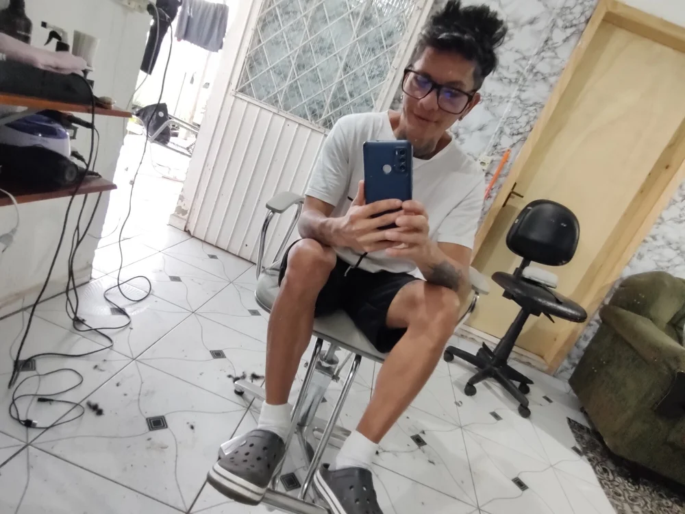Gabito69hot's Offline XXX Chat