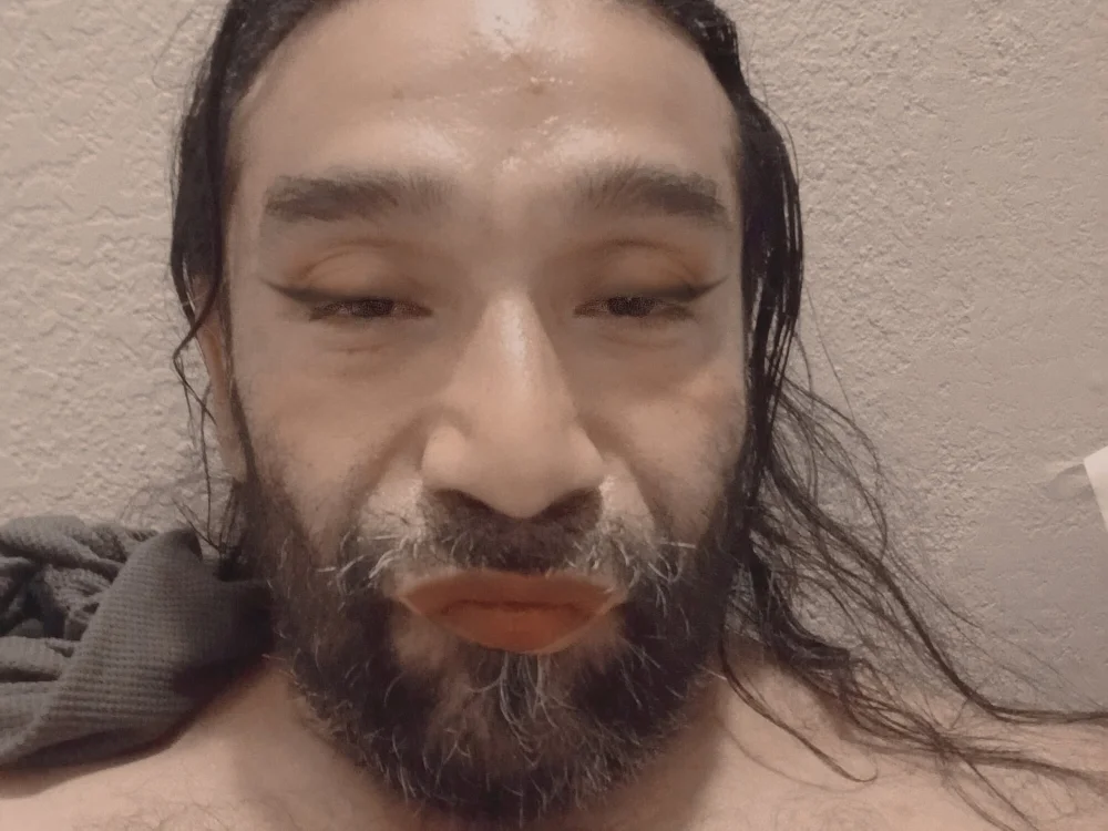 ShemaleLover210 offline XXX-chat