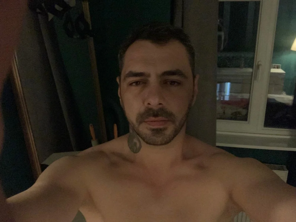 constantingrey's Offline Chat Room