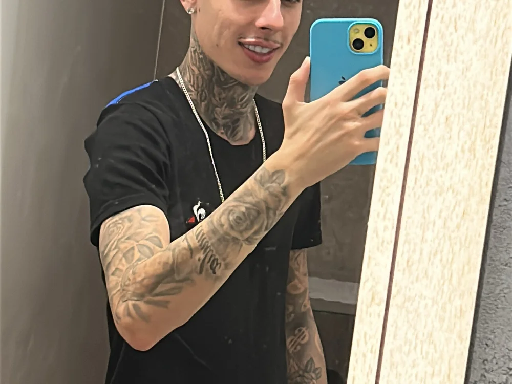 Офлайн-чат XXX dylan_wolf