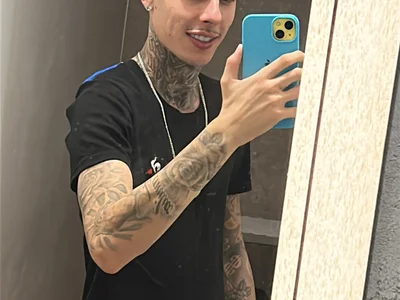 Dylan_wolf Male Mobile Webcam Strip