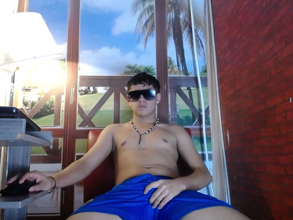fercho_dick20's Offline Chat Room