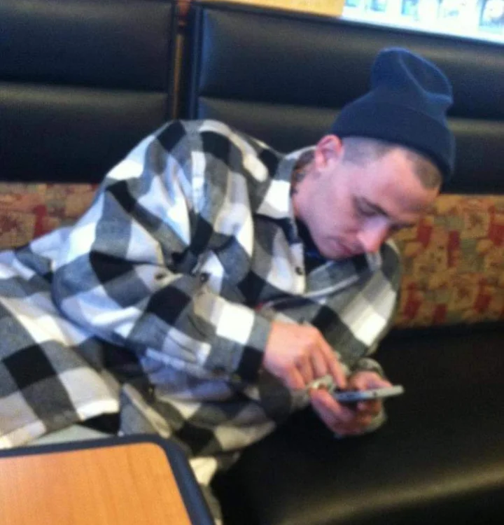 yuccfou7 offline chatrum