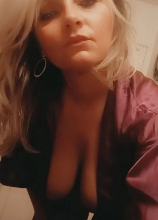 Sweet_Ashley1104's Offline XXX Chat