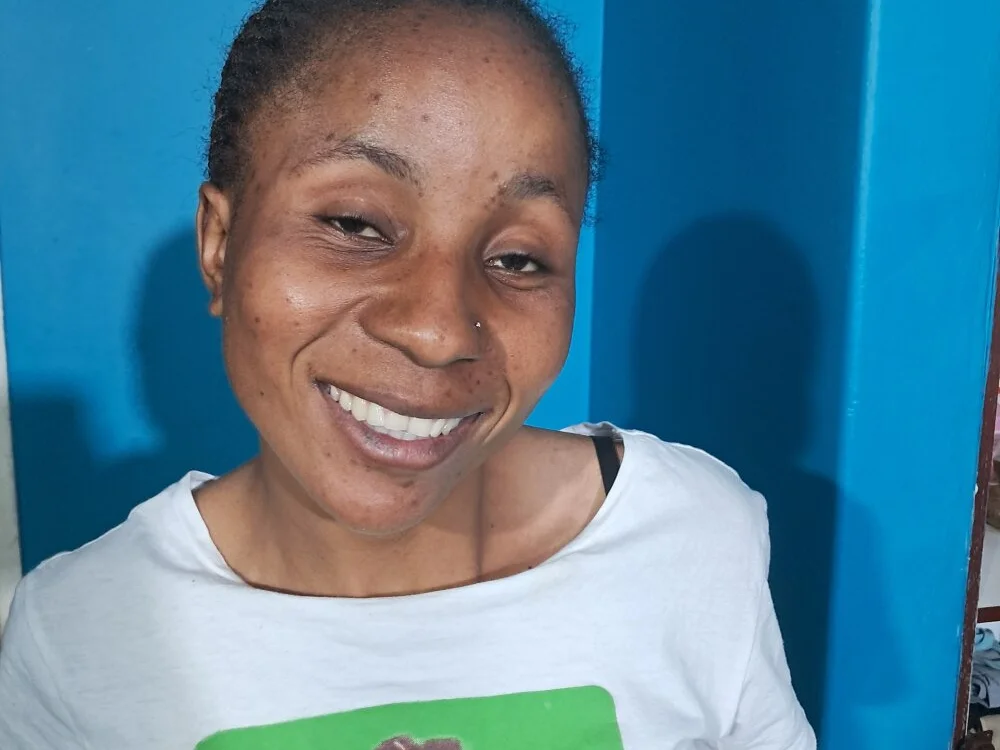 HotPetite_25's Offline XXX Chat