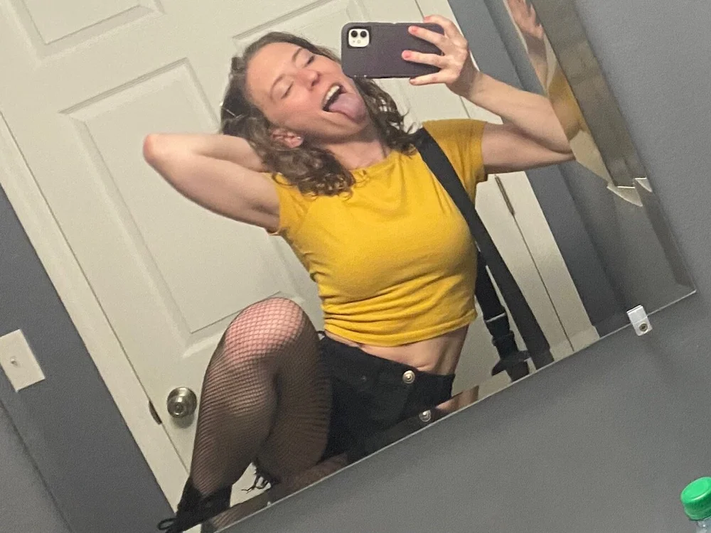 curlycheergrl's Offline XXX Chat
