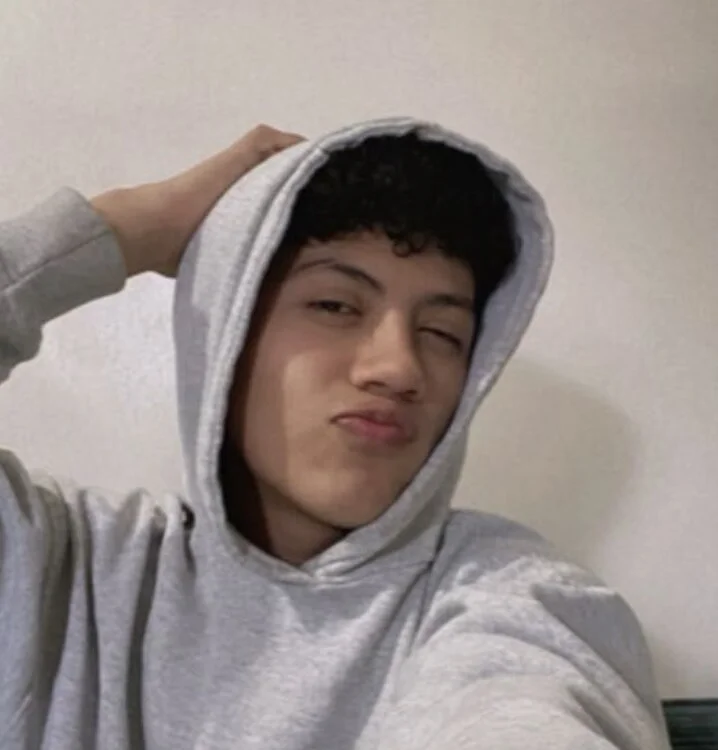 martinwev98 Chat XXX offline