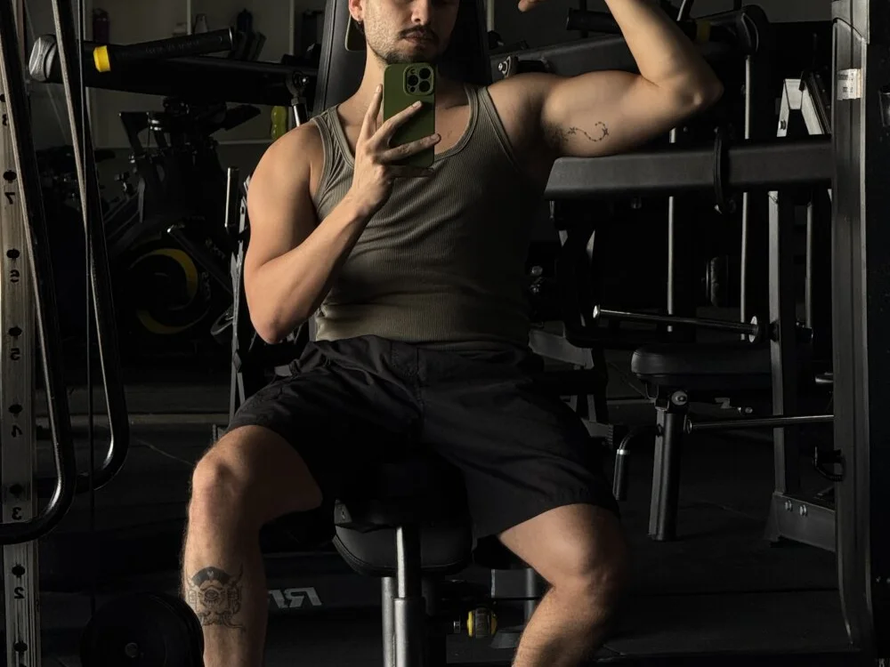 guzz_fit: офлайн-секс-чат