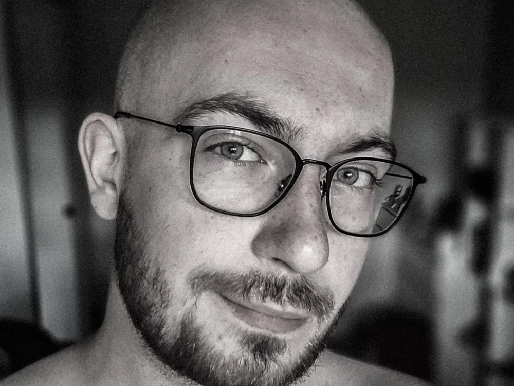 Zielo8's Offline Chat Room