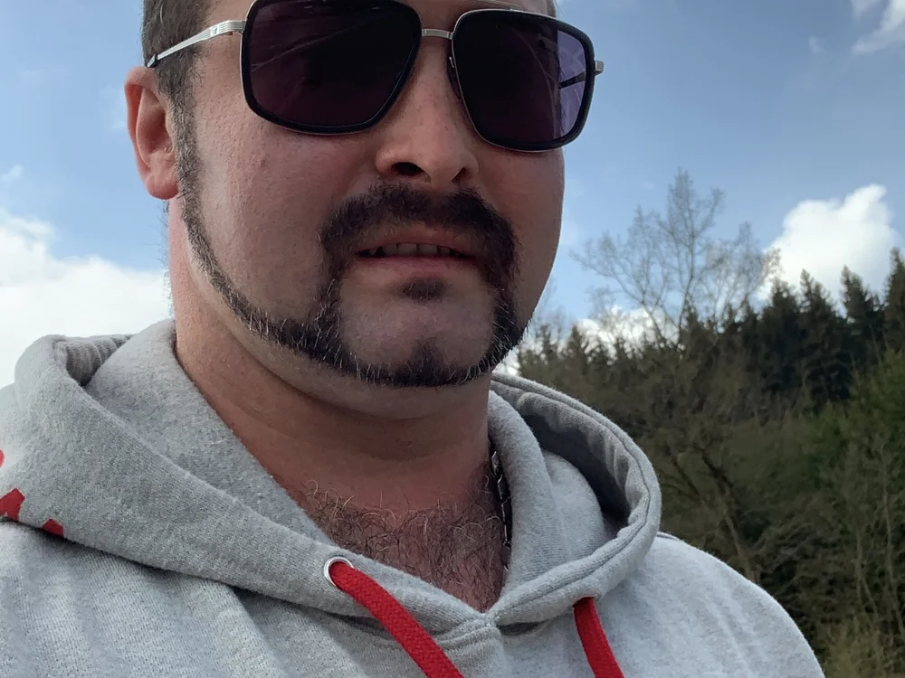 SchuhboyRus' Offline XXX Chat